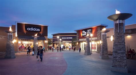 rot weisse adidas jacke|Adidas Outlet store in Phoenix Premium Outlets (Arizona).